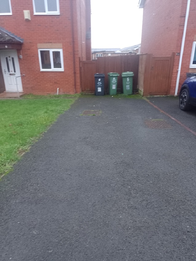 6 Ploughmans Close – 3 Bed House – 50% Share