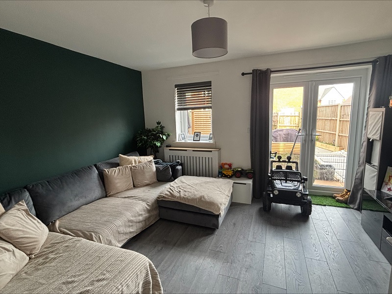 8 Moat Lane – 2 Bed House – 40% Share
