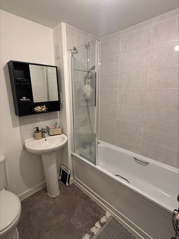 8 Moat Lane – 2 Bed House – 40% Share