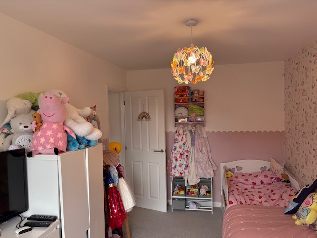 5 Paradise Way – 3 Bed House – 35% Share
