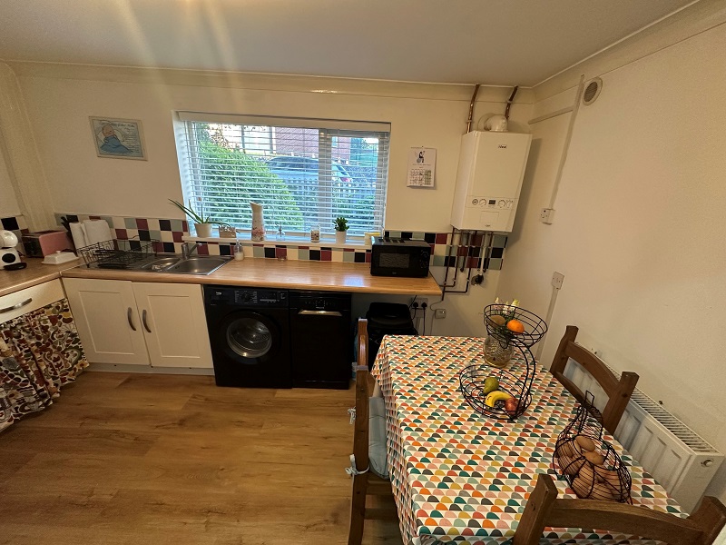 7 Lea Walk – 2 Bed House – 25% Share