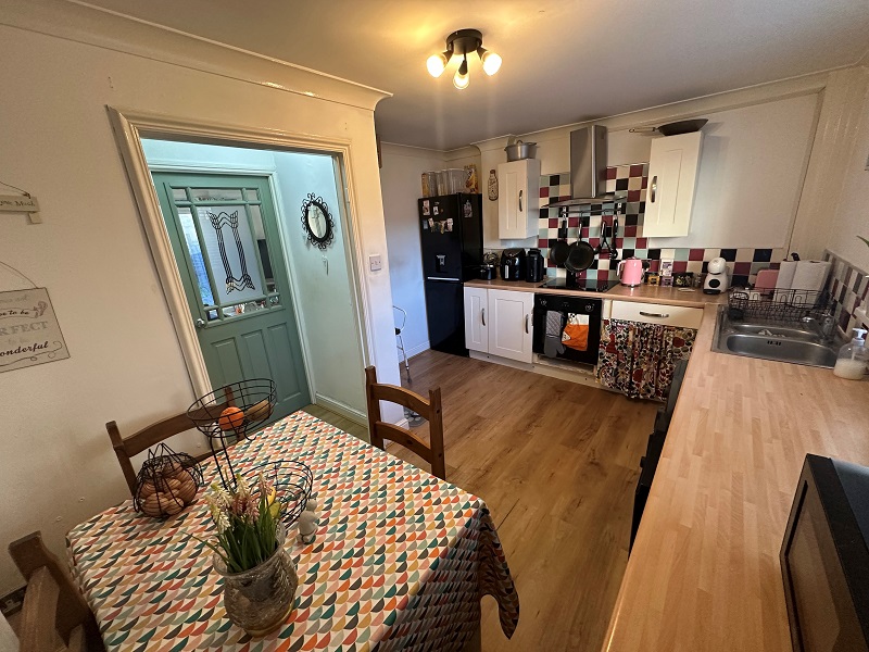 7 Lea Walk – 2 Bed House – 25% Share