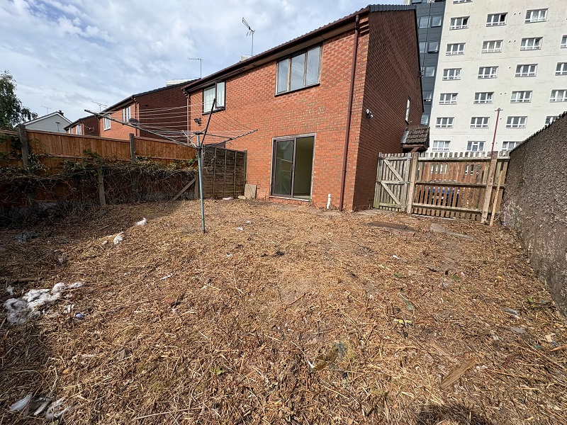 17 Lea Walk – 2 Bed House – 50% Share