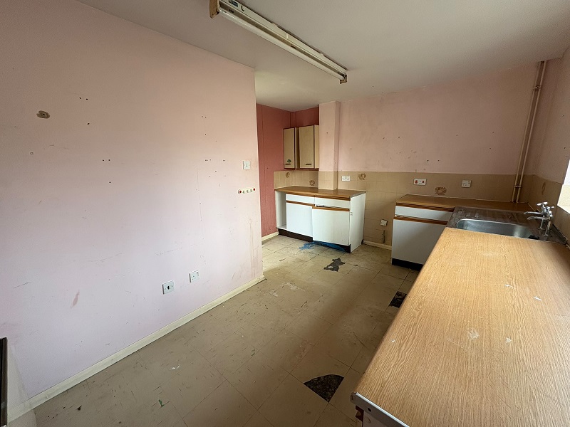 17 Lea Walk – 2 Bed House – 50% Share