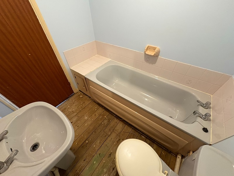 17 Lea Walk – 2 Bed House – 50% Share