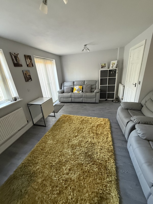 9 Parklands Avenue – 4 Bed House – 50% Share
