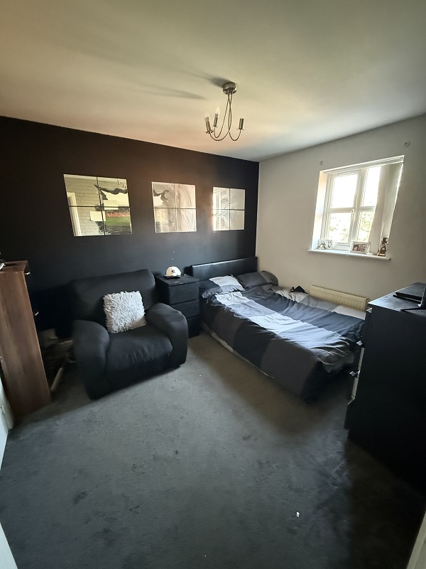 9 Parklands Avenue – 4 Bed House – 50% Share