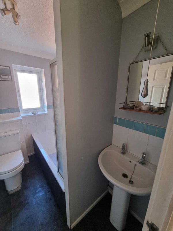 42 Byfield Rise – 2 Bed House – 50% Share