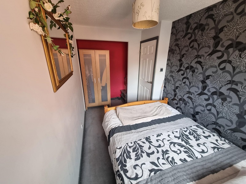 42 Byfield Rise – 2 Bed House – 50% Share