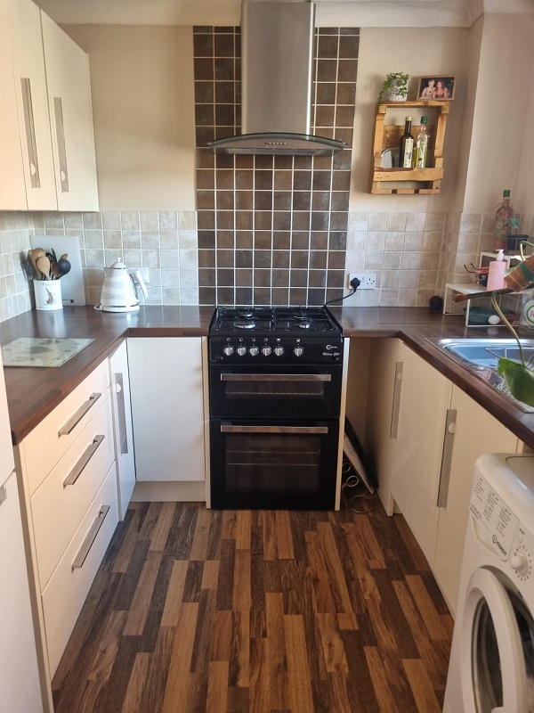 42 Byfield Rise – 2 Bed House – 50% Share
