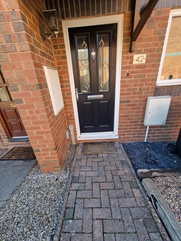 42 Byfield Rise – 2 Bed House – 50% Share